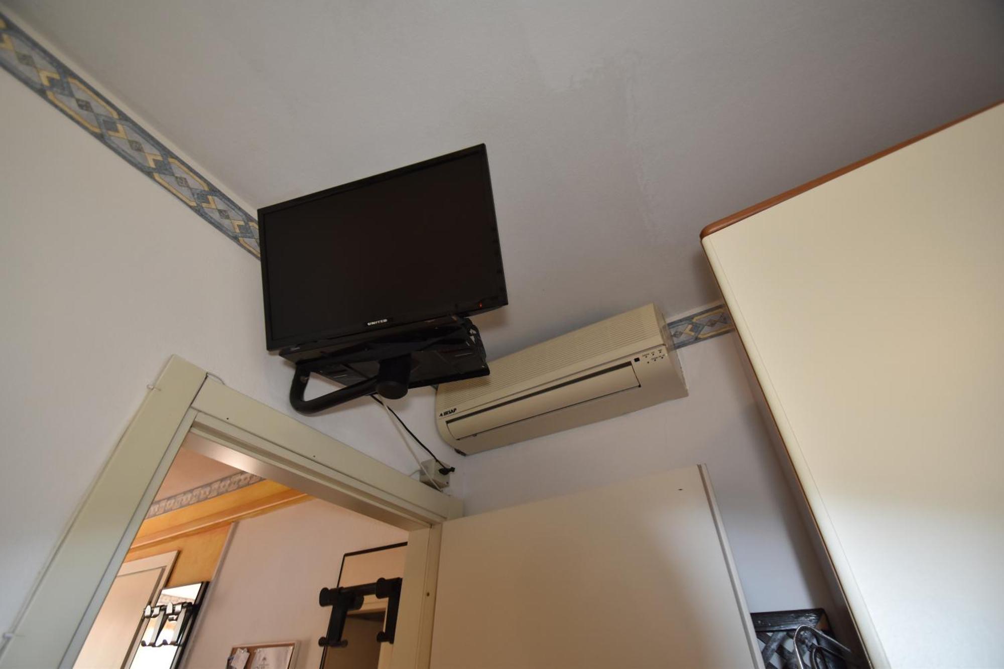 Ferienwohnung Bilocali Solaris - Vicini Al Mare Con Clima E Posti Auto Marina di Campo Exterior foto